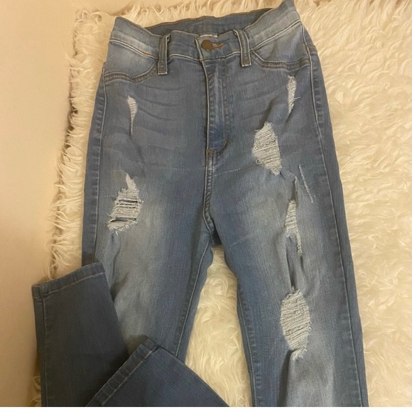 THREE distressed medium washed size 7 fashion nova jeans! - Picture 4 of 8